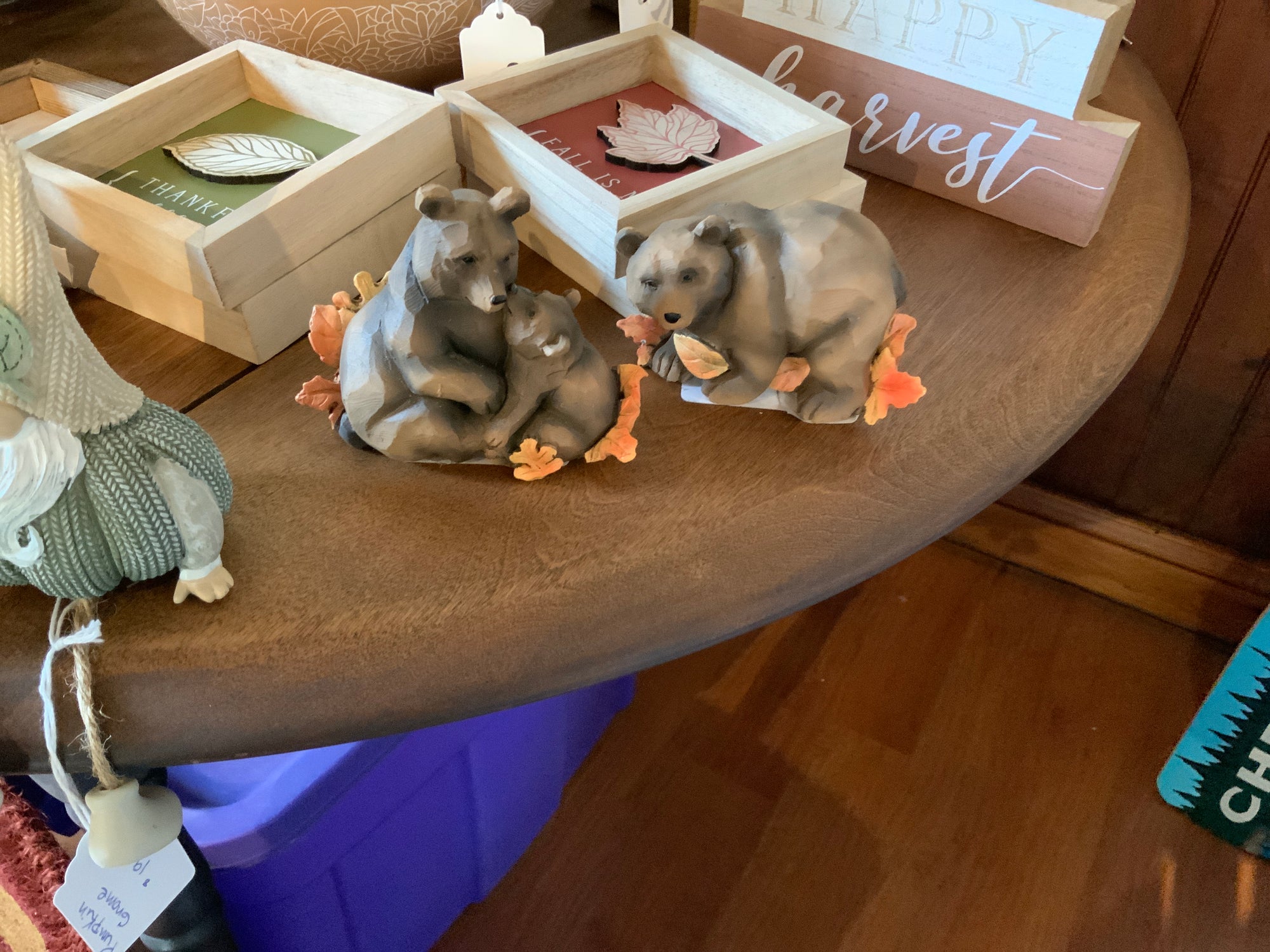 Bear/Leaf Figurine